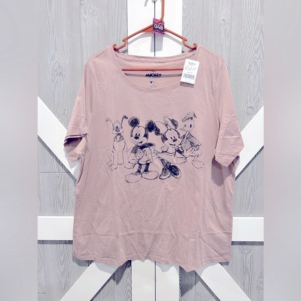 B4.55 NWT Plus Size Disney Mickey Mouse and Friends Sketch Tee 1X